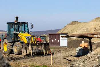 Letošní investice do silnic a mostů budou opět za miliardy korun Letošní investice do silnic a mostů budou opět za miliardy korun