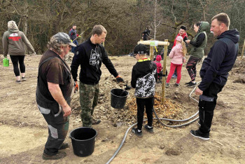 V Příčině díky podpoře Nadace ČEZ obnovili už druhý ovocný sad V Příčině díky podpoře Nadace ČEZ obnovili už druhý ovocný sad